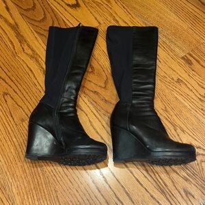 Jildor Woman’s Black High Boots Size 6M